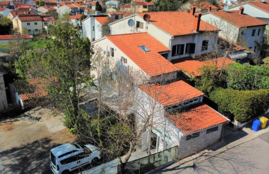 Apartments Mare Pula Buitenkant foto